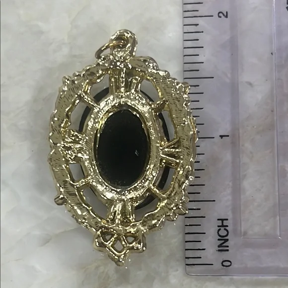 Gold and Black Cameo Pendant - Picture 2 of 4